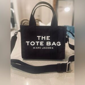 🖤Marc Jacobs Canvas Sm Messenger Bag🖤Priced to sell🥰